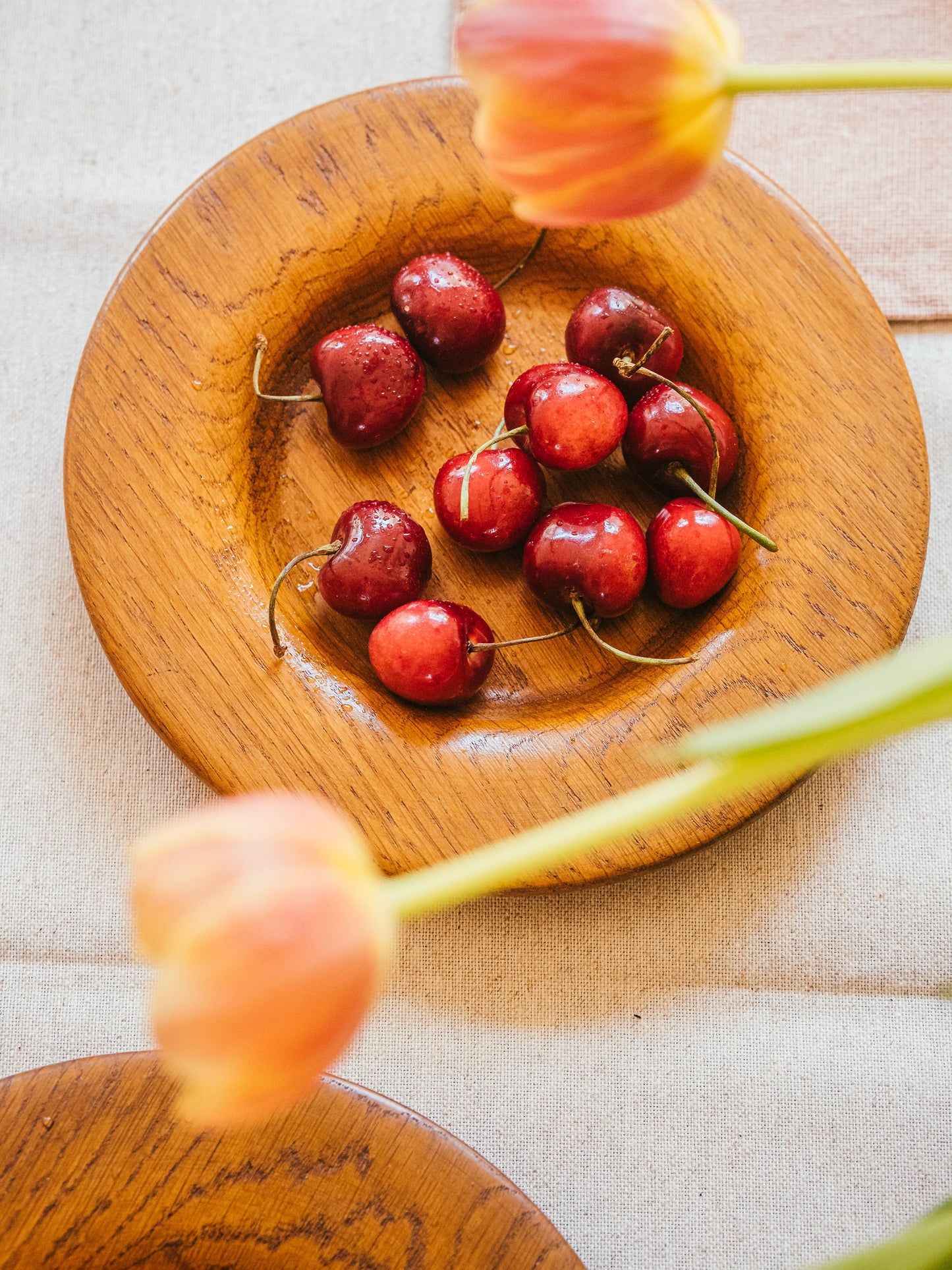 WOODEN PLATE - 2 PIECES