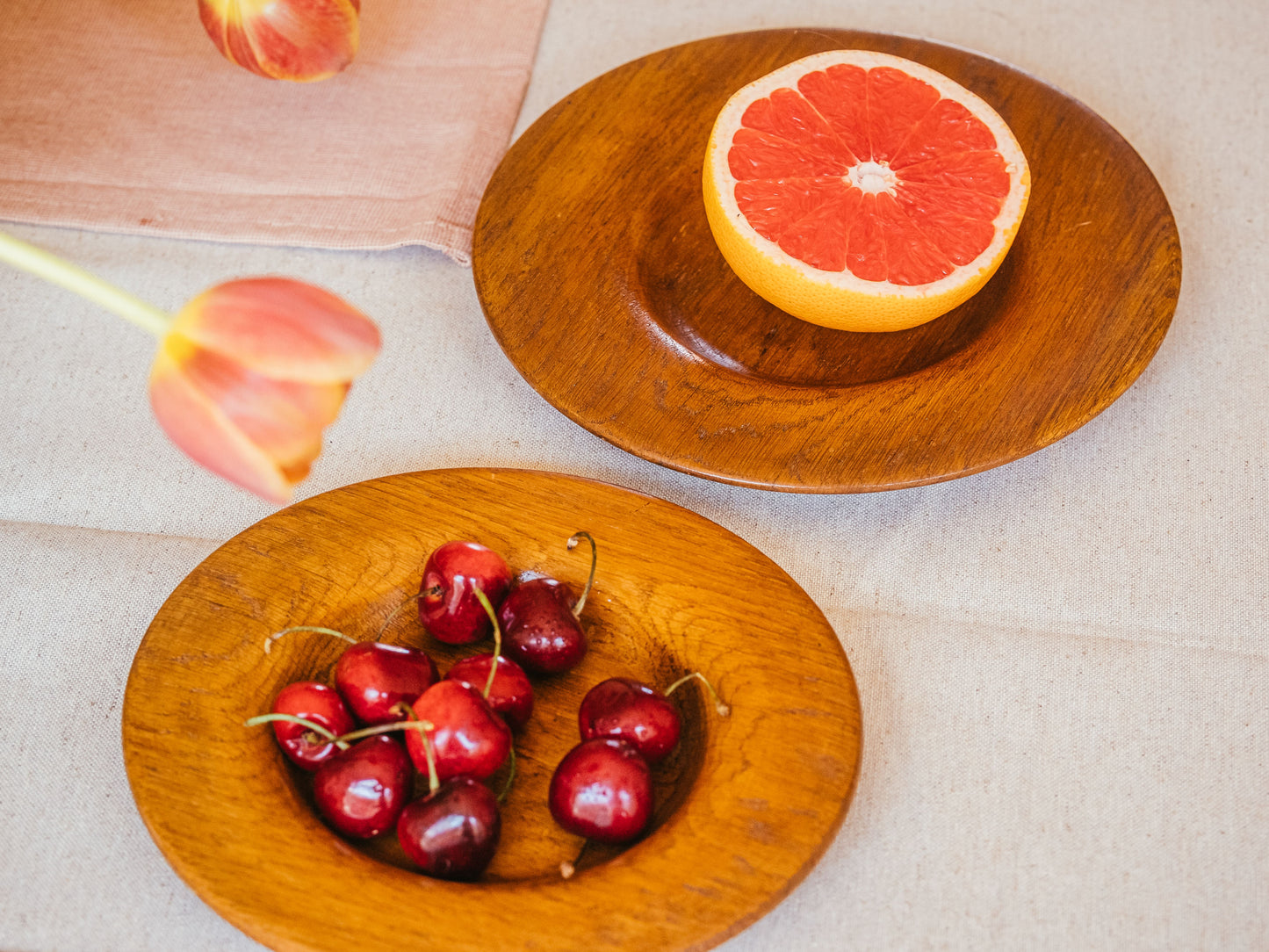 WOODEN PLATE - 2 PIECES